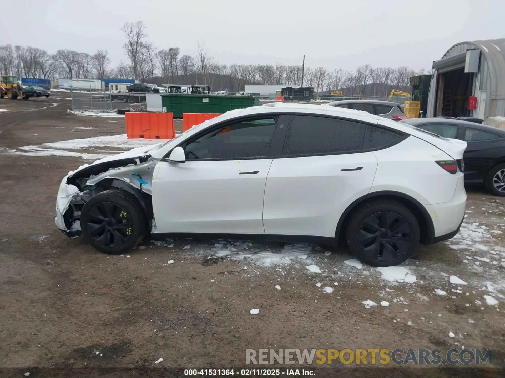 14 Photograph of a damaged car 7SAYGDEE5RA326577 TESLA MODEL Y 2024