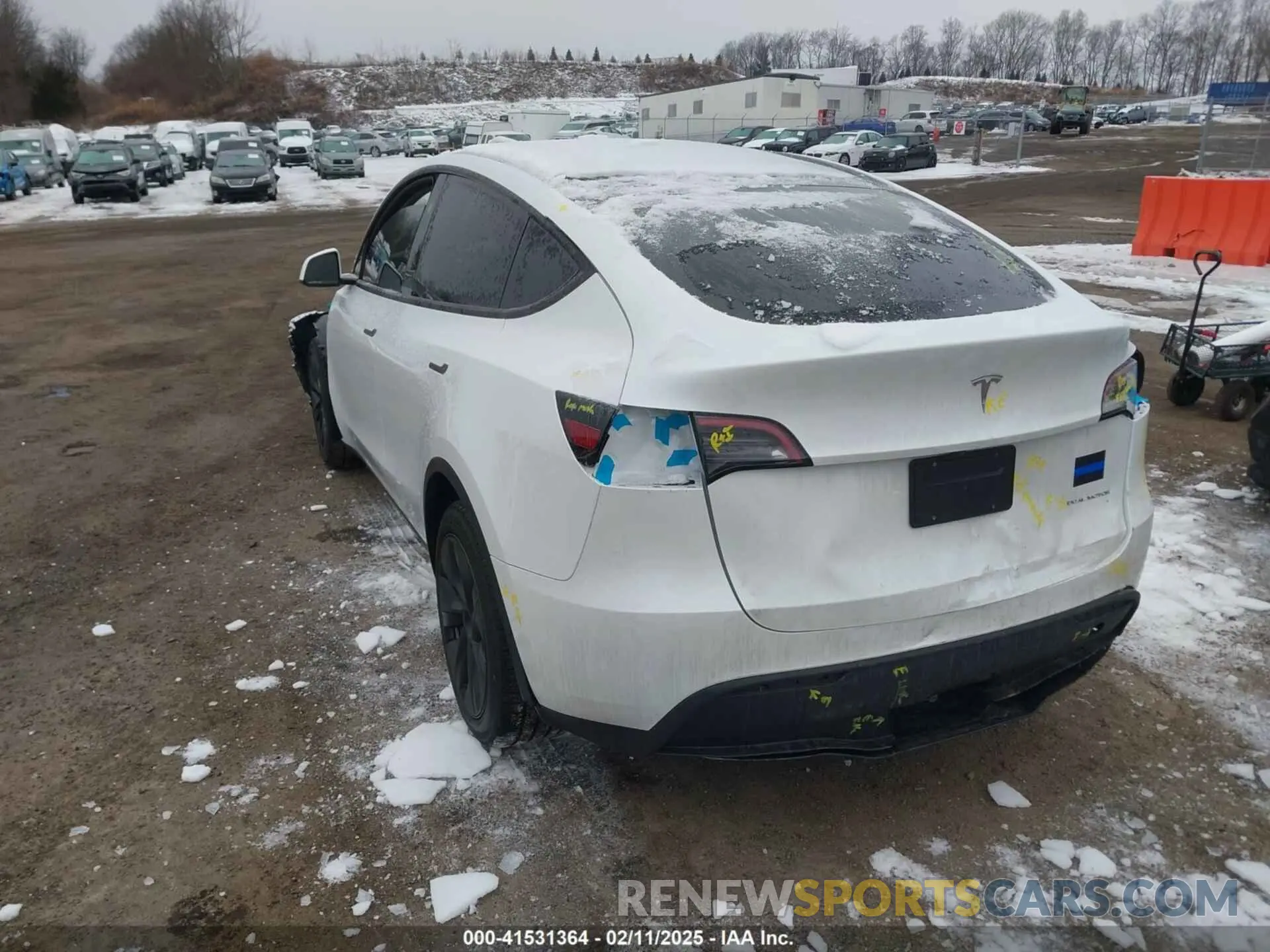 3 Photograph of a damaged car 7SAYGDEE5RA326577 TESLA MODEL Y 2024