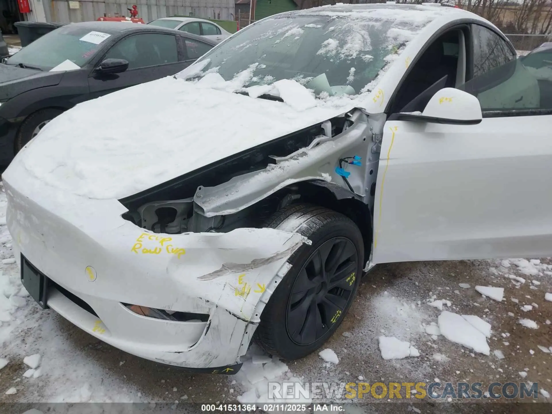6 Photograph of a damaged car 7SAYGDEE5RA326577 TESLA MODEL Y 2024
