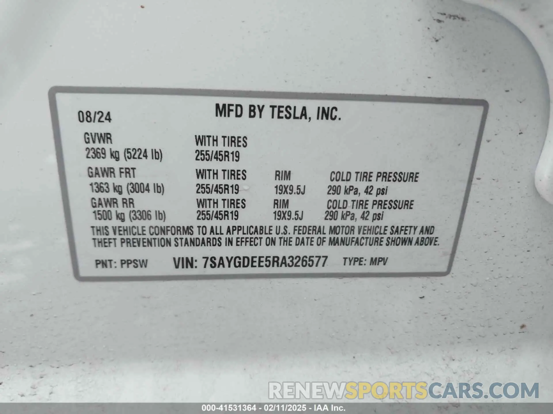9 Photograph of a damaged car 7SAYGDEE5RA326577 TESLA MODEL Y 2024
