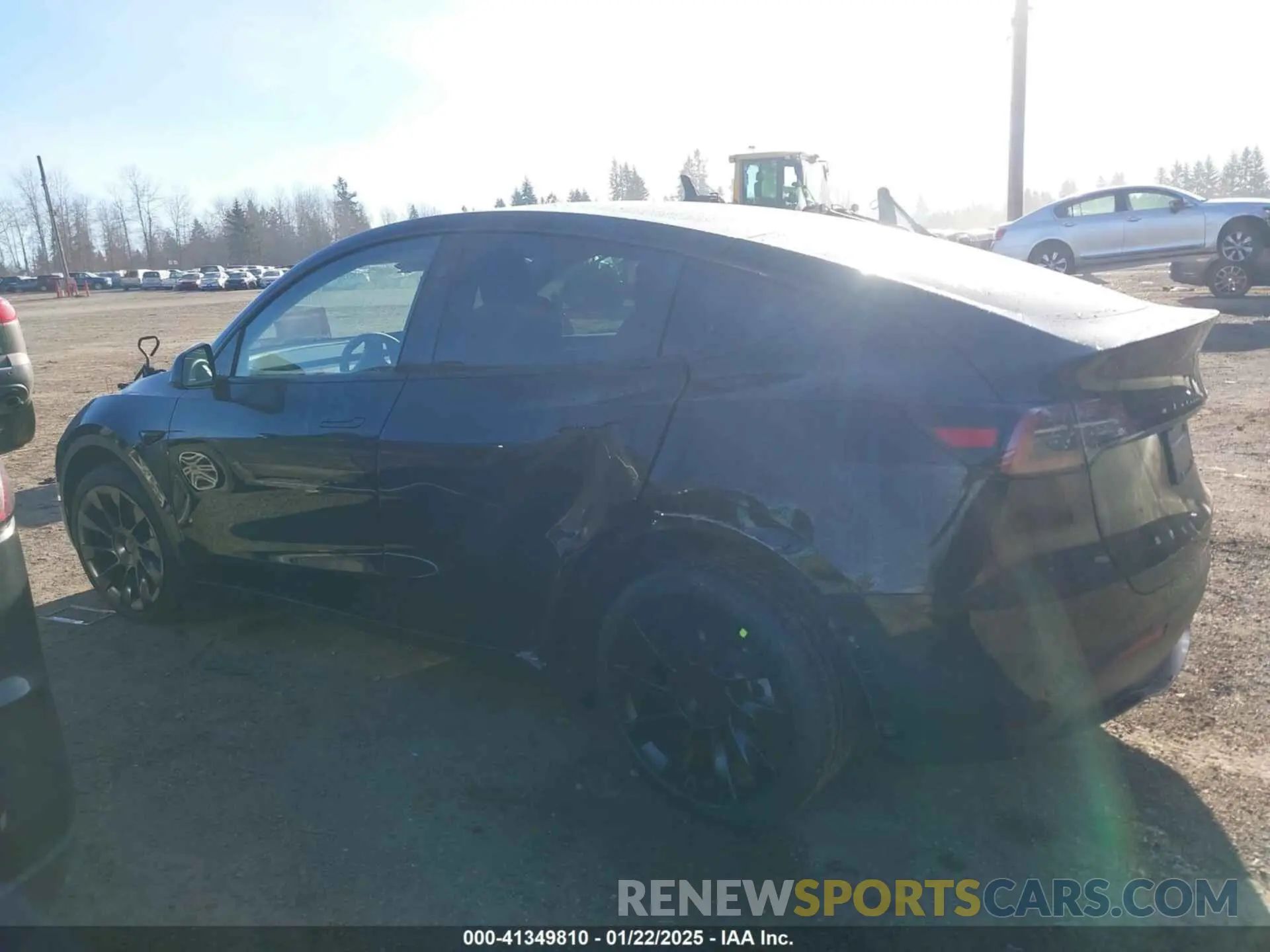 14 Photograph of a damaged car 7SAYGDEE5RF004220 TESLA MODEL Y 2024