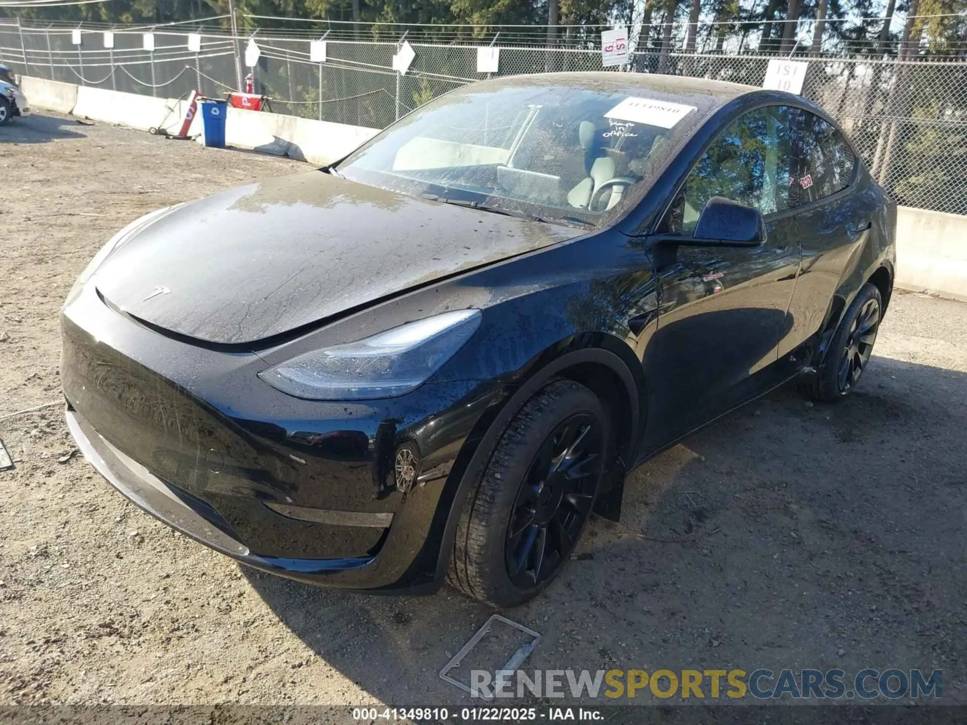 2 Photograph of a damaged car 7SAYGDEE5RF004220 TESLA MODEL Y 2024