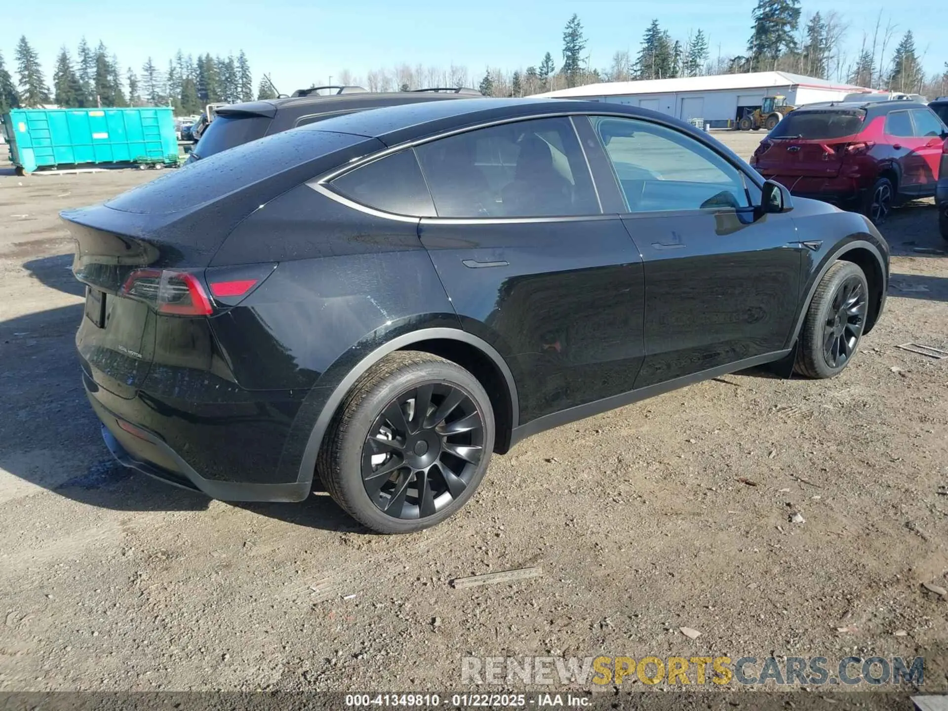 4 Photograph of a damaged car 7SAYGDEE5RF004220 TESLA MODEL Y 2024