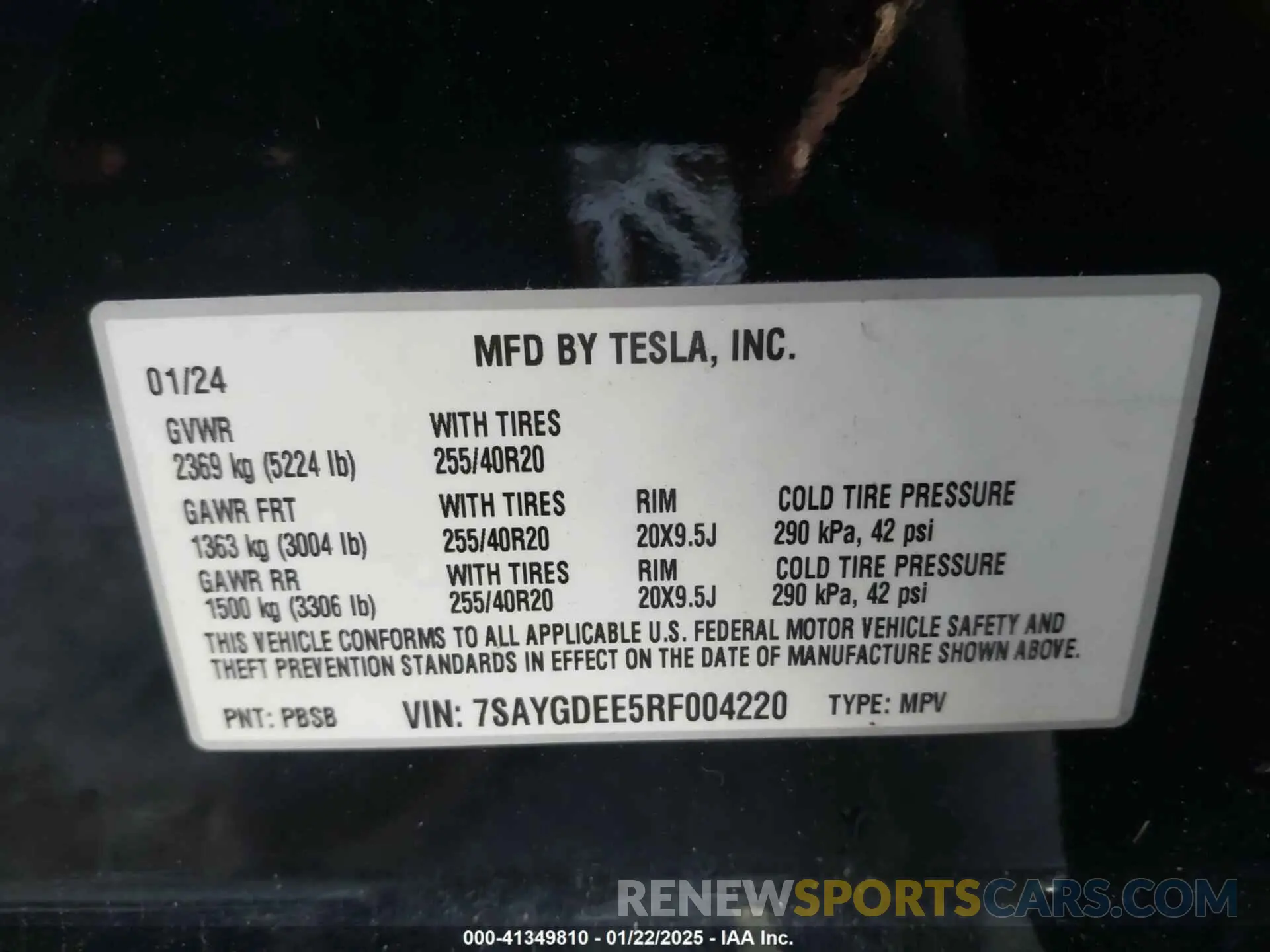 9 Photograph of a damaged car 7SAYGDEE5RF004220 TESLA MODEL Y 2024