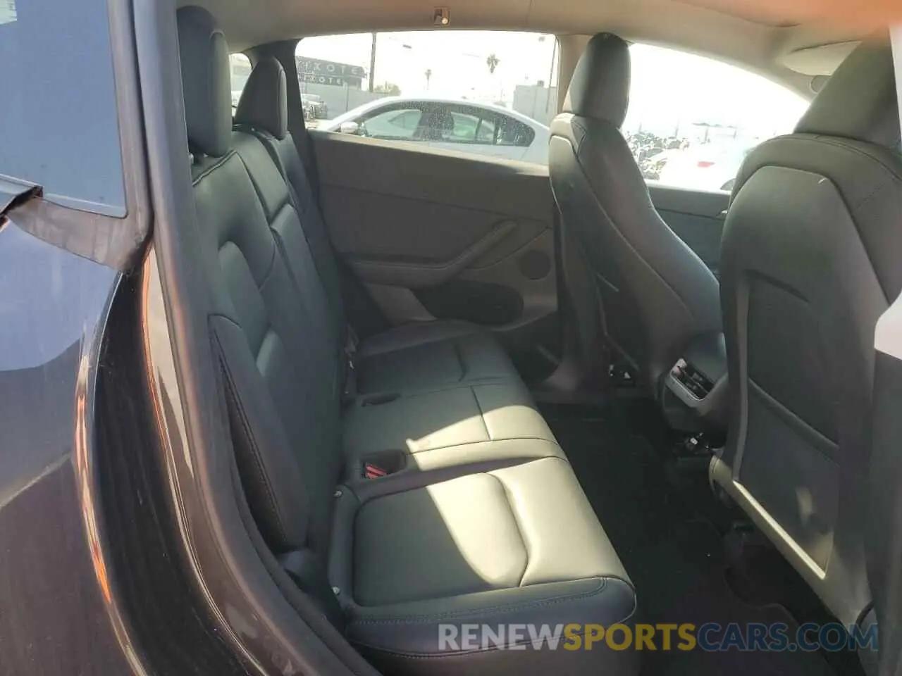 10 Photograph of a damaged car 7SAYGDEE5RF005285 TESLA MODEL Y 2024
