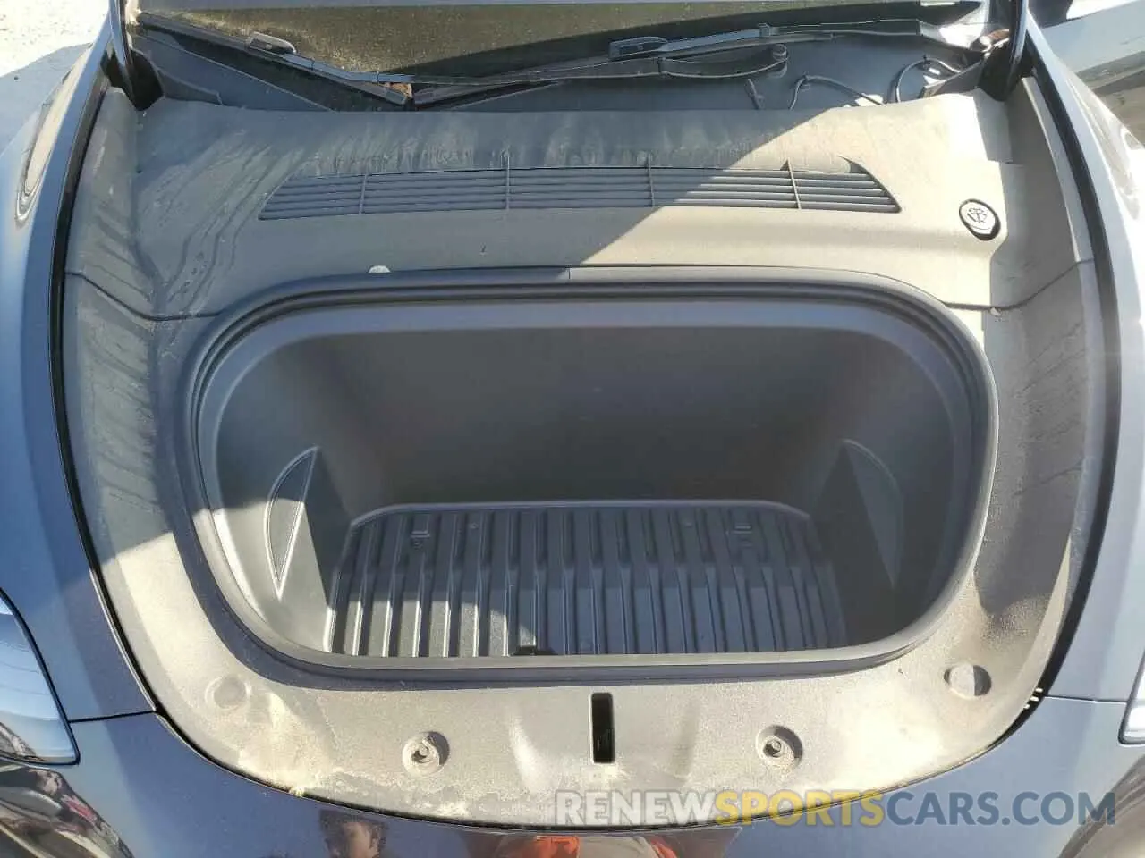 11 Photograph of a damaged car 7SAYGDEE5RF005285 TESLA MODEL Y 2024