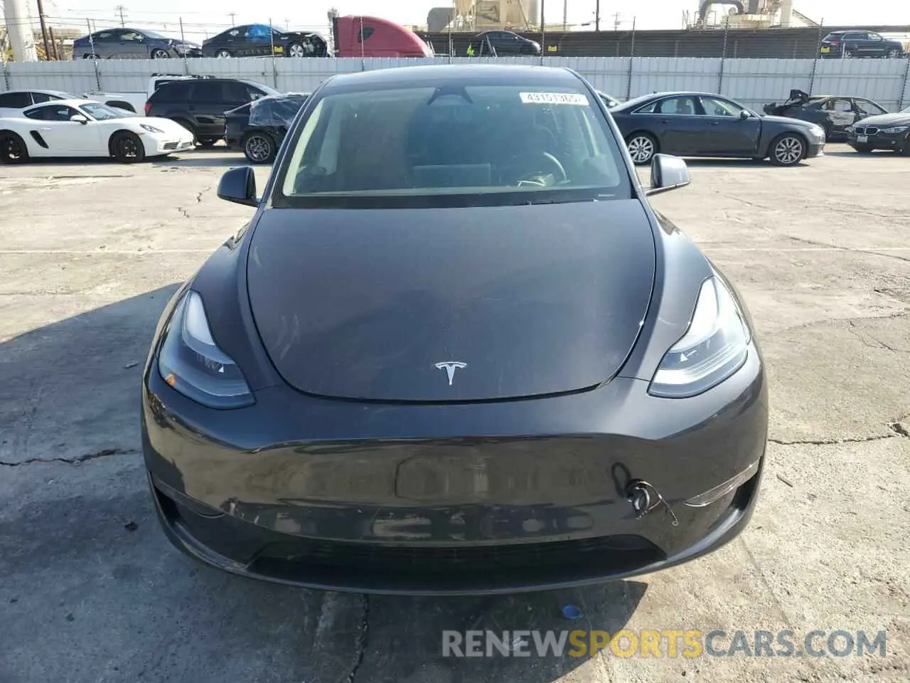 5 Photograph of a damaged car 7SAYGDEE5RF005285 TESLA MODEL Y 2024