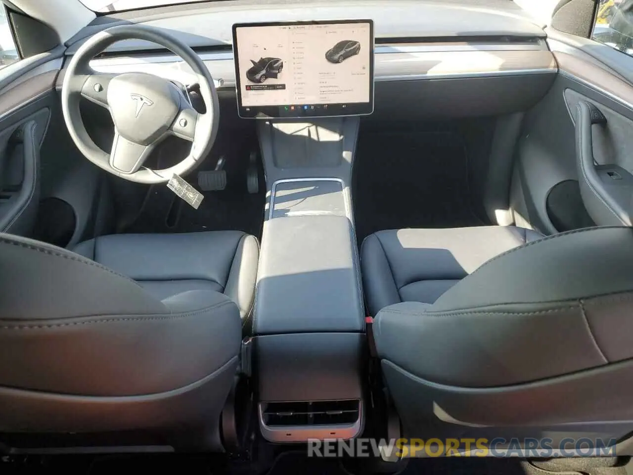 8 Photograph of a damaged car 7SAYGDEE5RF005285 TESLA MODEL Y 2024
