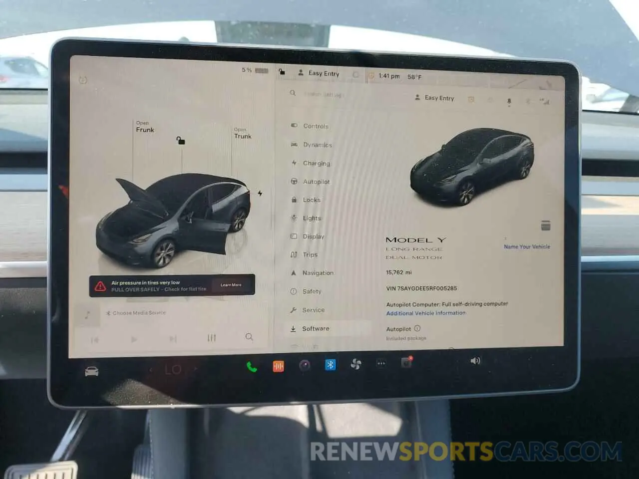 9 Photograph of a damaged car 7SAYGDEE5RF005285 TESLA MODEL Y 2024