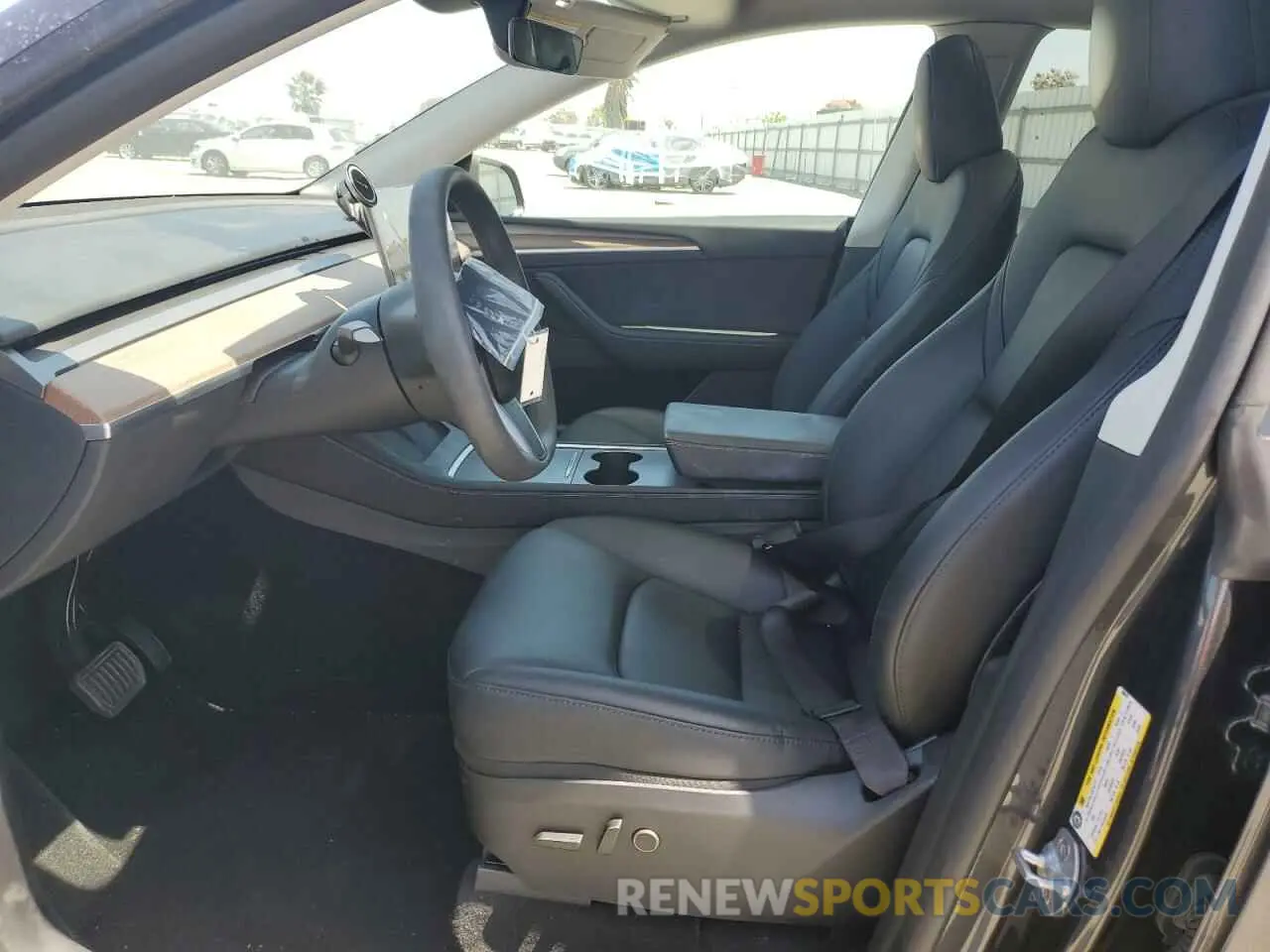 7 Photograph of a damaged car 7SAYGDEE5RF060478 TESLA MODEL Y 2024