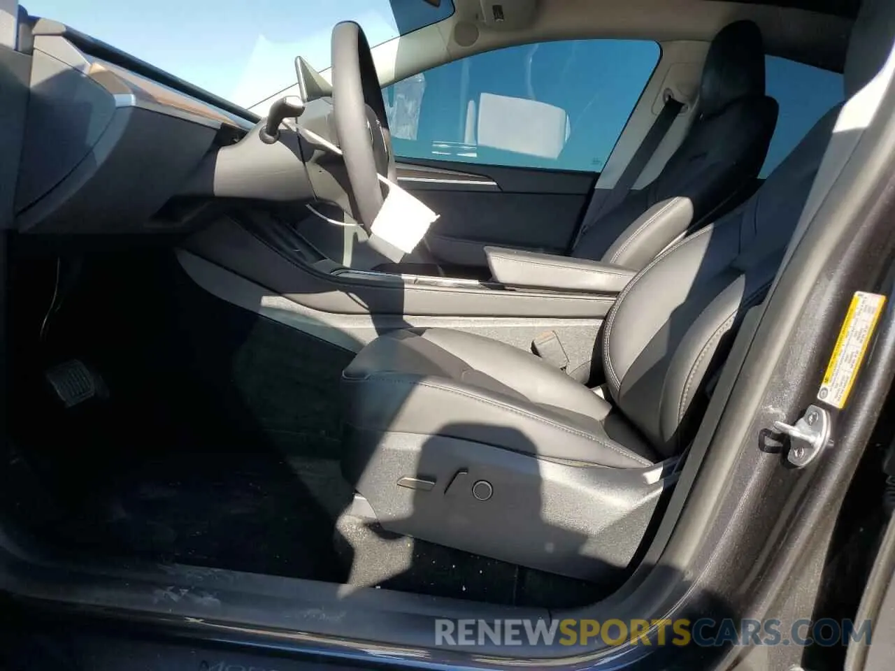 7 Photograph of a damaged car 7SAYGDEE5RF068449 TESLA MODEL Y 2024