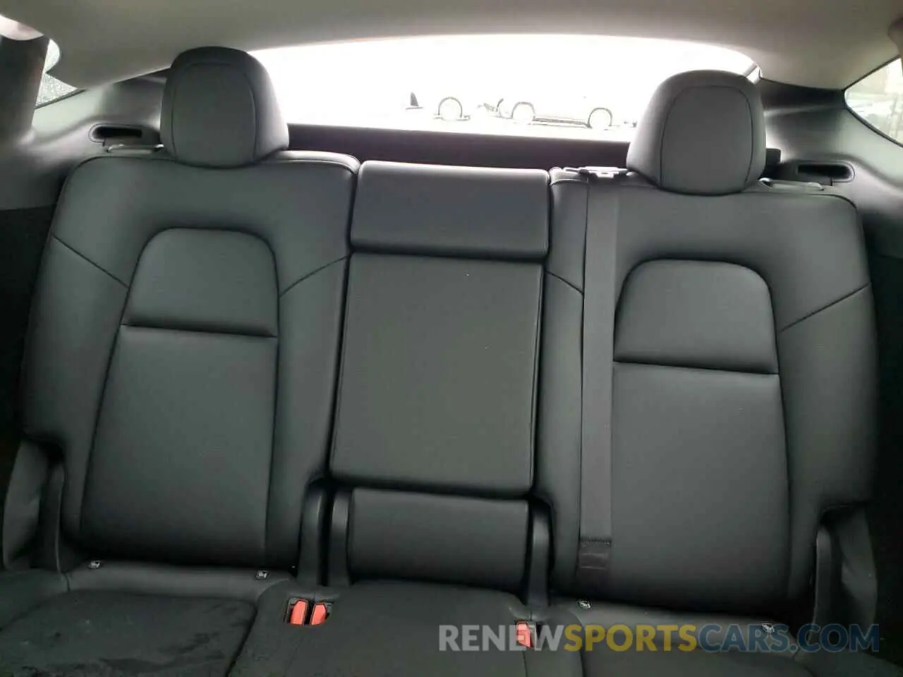 10 Photograph of a damaged car 7SAYGDEE5RF075756 TESLA MODEL Y 2024