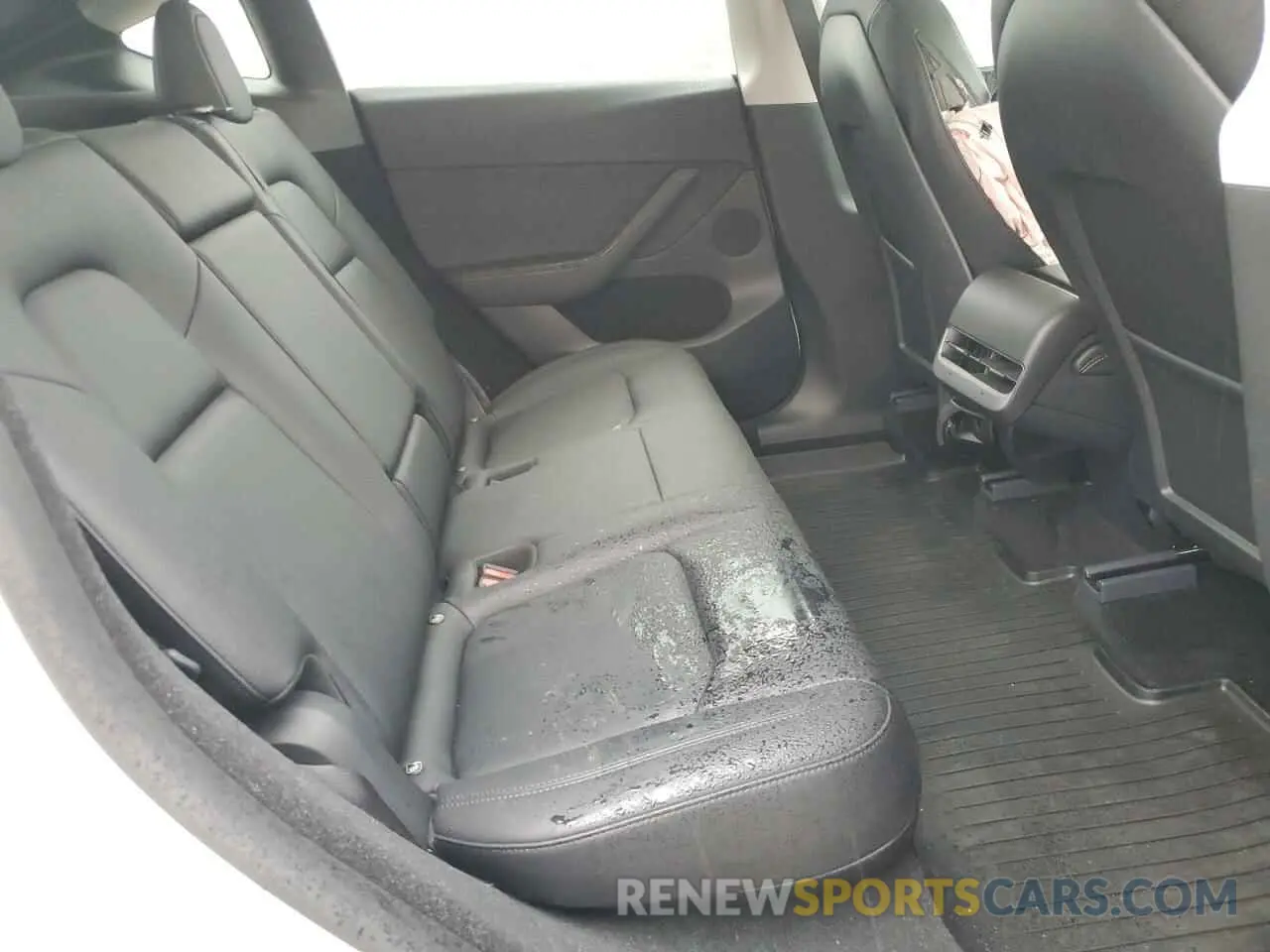 12 Photograph of a damaged car 7SAYGDEE5RF075756 TESLA MODEL Y 2024