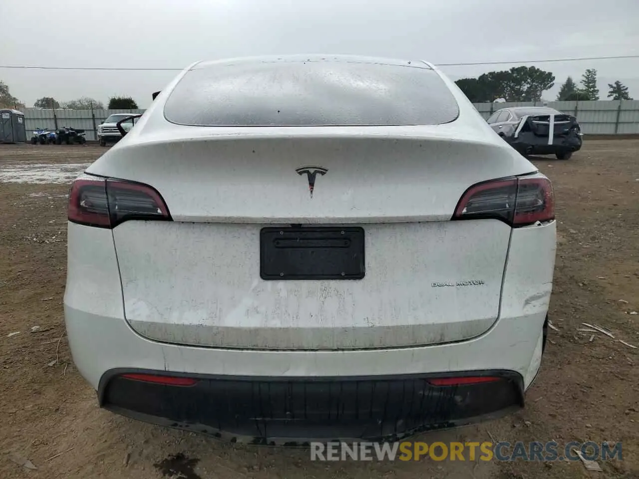 6 Photograph of a damaged car 7SAYGDEE5RF075756 TESLA MODEL Y 2024