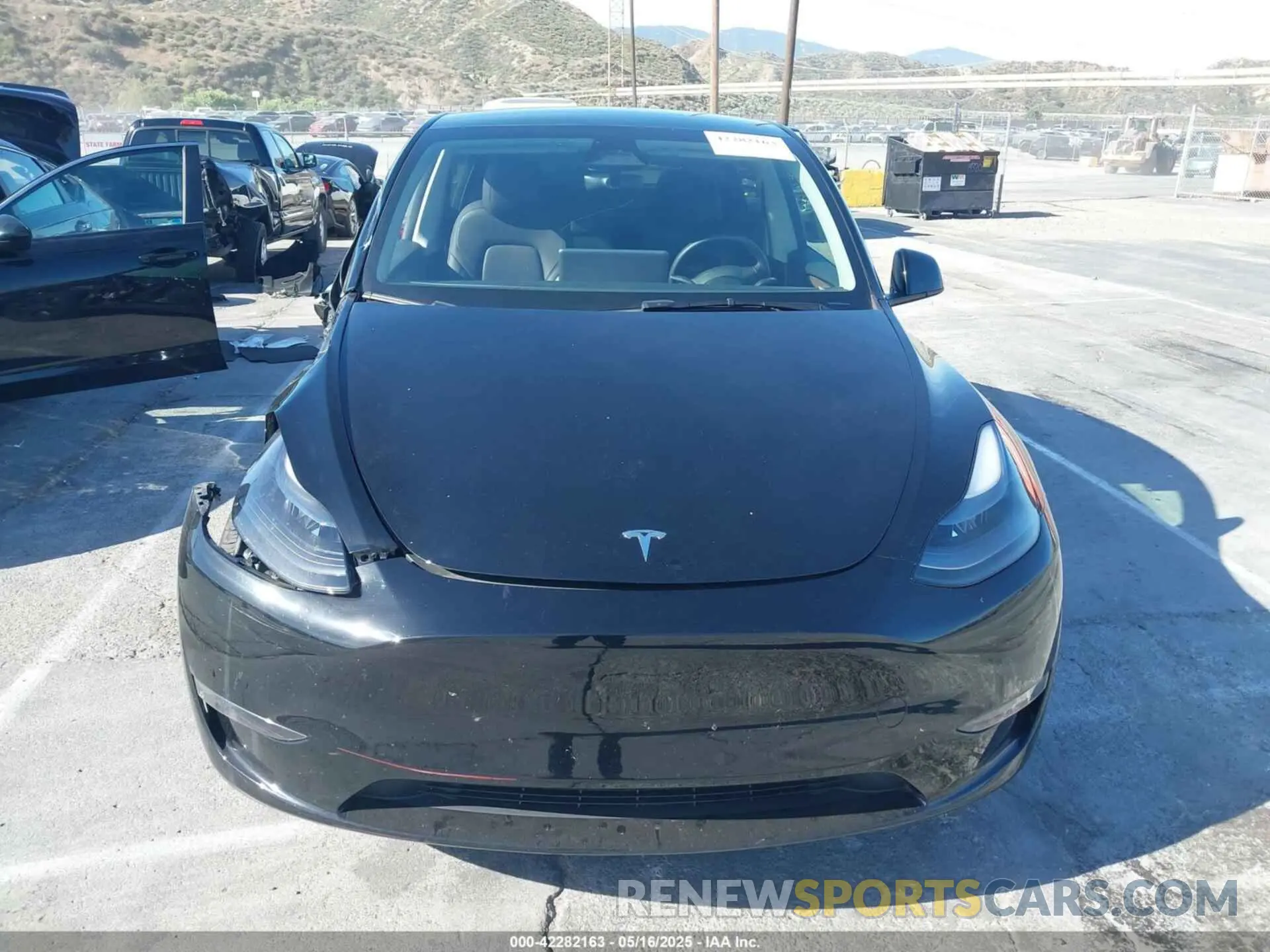 12 Photograph of a damaged car 7SAYGDEE5RF115074 TESLA MODEL Y 2024