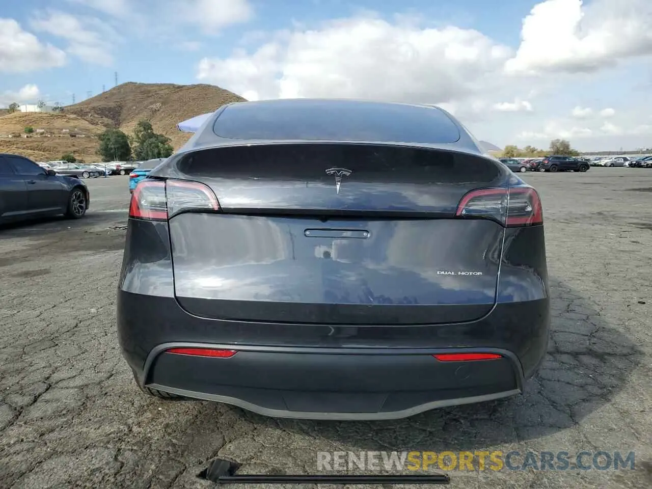 6 Photograph of a damaged car 7SAYGDEE5RF123496 TESLA MODEL Y 2024