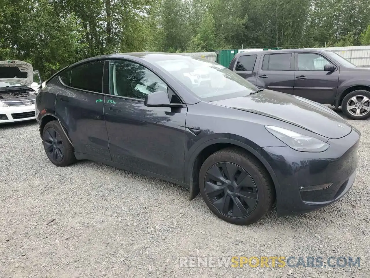 4 Photograph of a damaged car 7SAYGDEE5RF130383 TESLA MODEL Y 2024