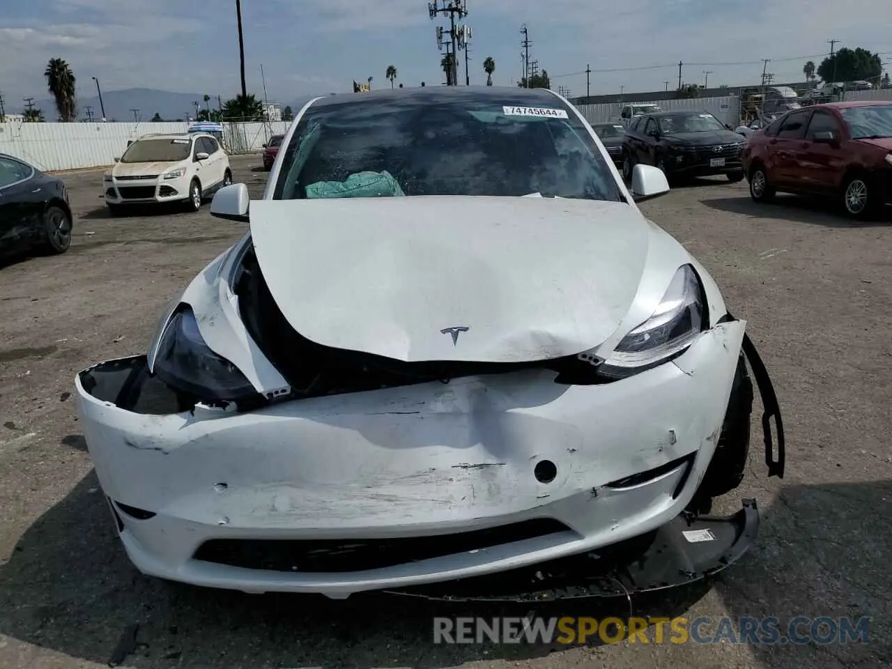 5 Photograph of a damaged car 7SAYGDEE5RF131663 TESLA MODEL Y 2024