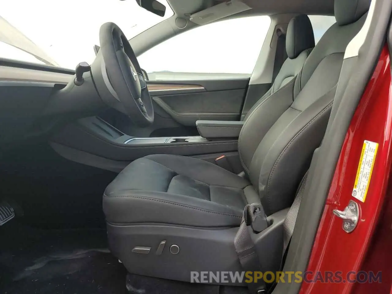 7 Photograph of a damaged car 7SAYGDEE5RF133803 TESLA MODEL Y 2024