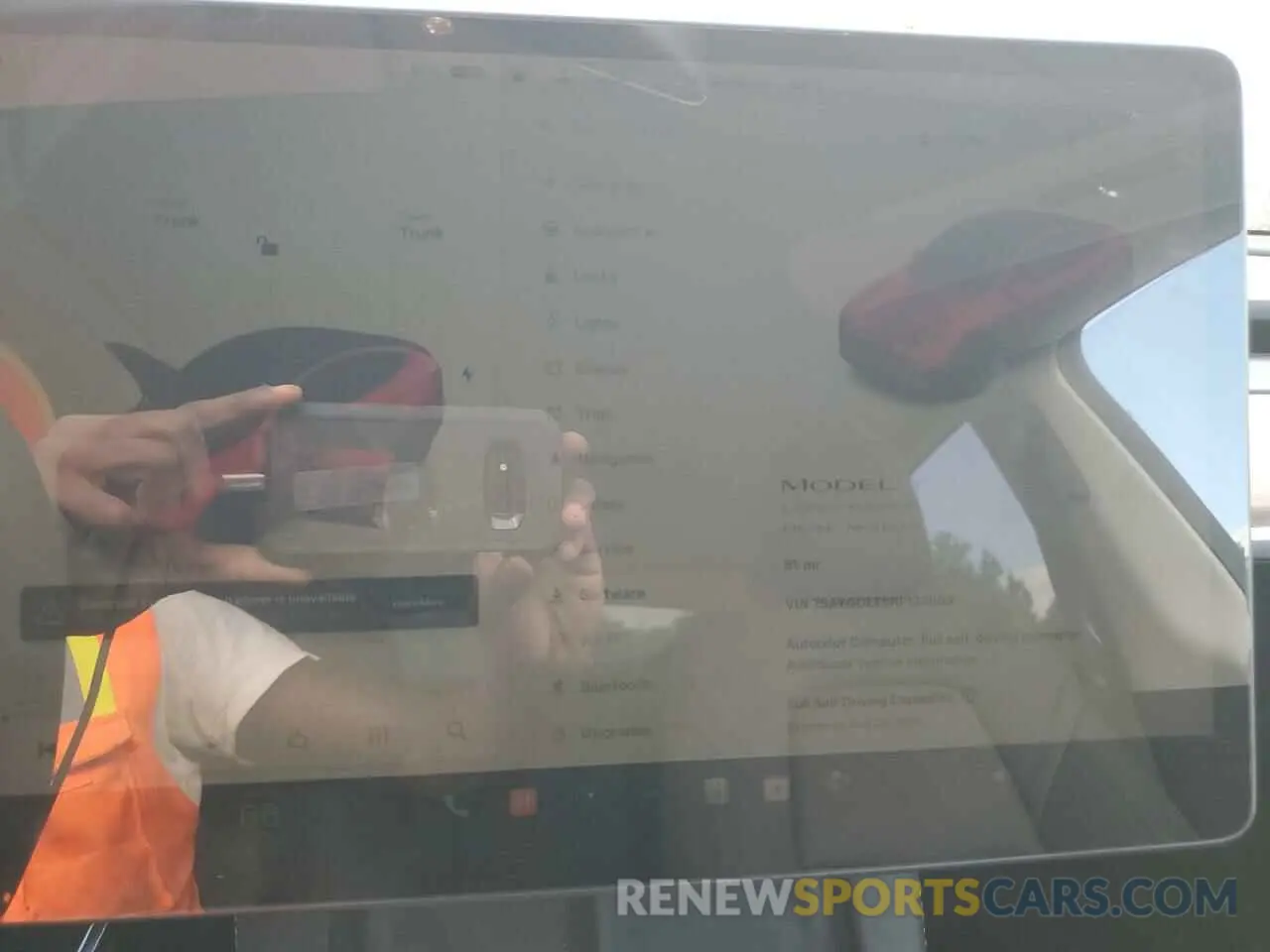 9 Photograph of a damaged car 7SAYGDEE5RF133803 TESLA MODEL Y 2024