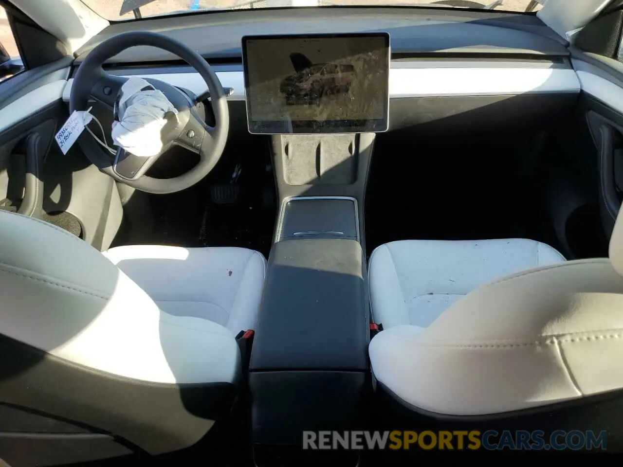 8 Photograph of a damaged car 7SAYGDEE5RF157597 TESLA MODEL Y 2024