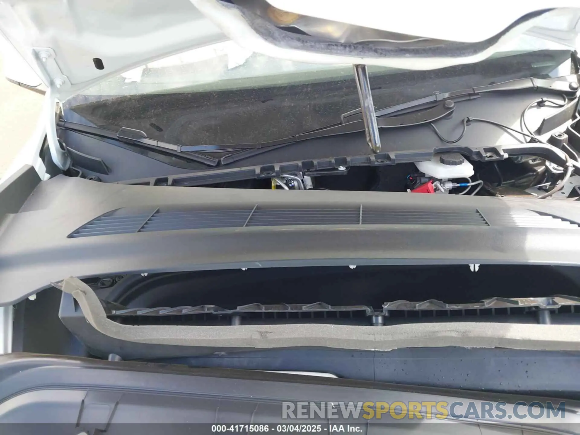 10 Photograph of a damaged car 7SAYGDEE5RF181334 TESLA MODEL Y 2024