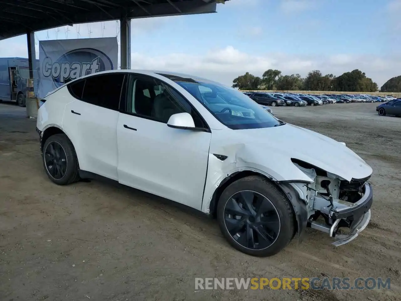 4 Photograph of a damaged car 7SAYGDEE5RF196822 TESLA MODEL Y 2024