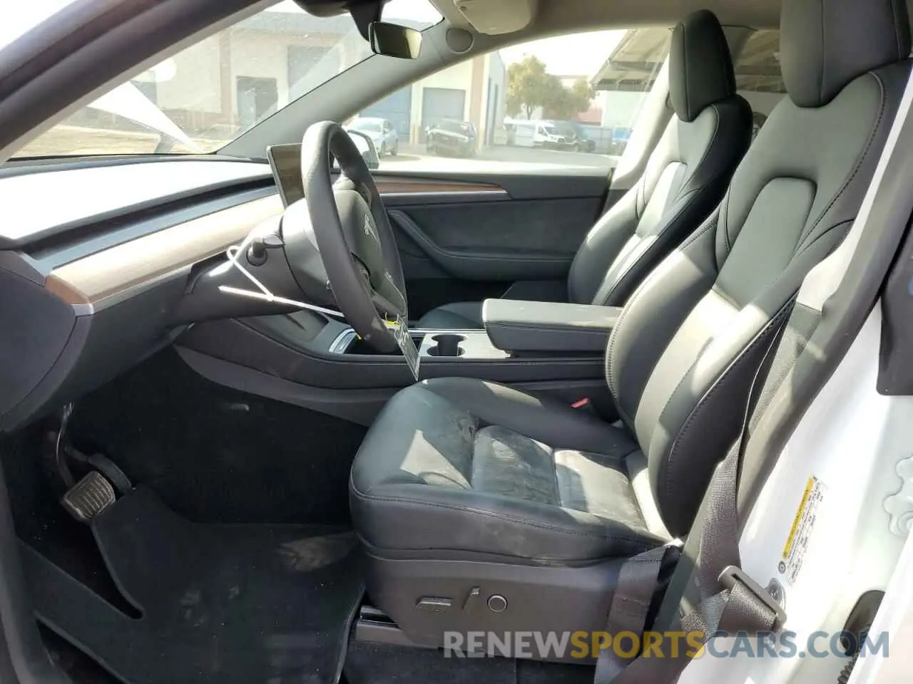 7 Photograph of a damaged car 7SAYGDEE5RF196822 TESLA MODEL Y 2024