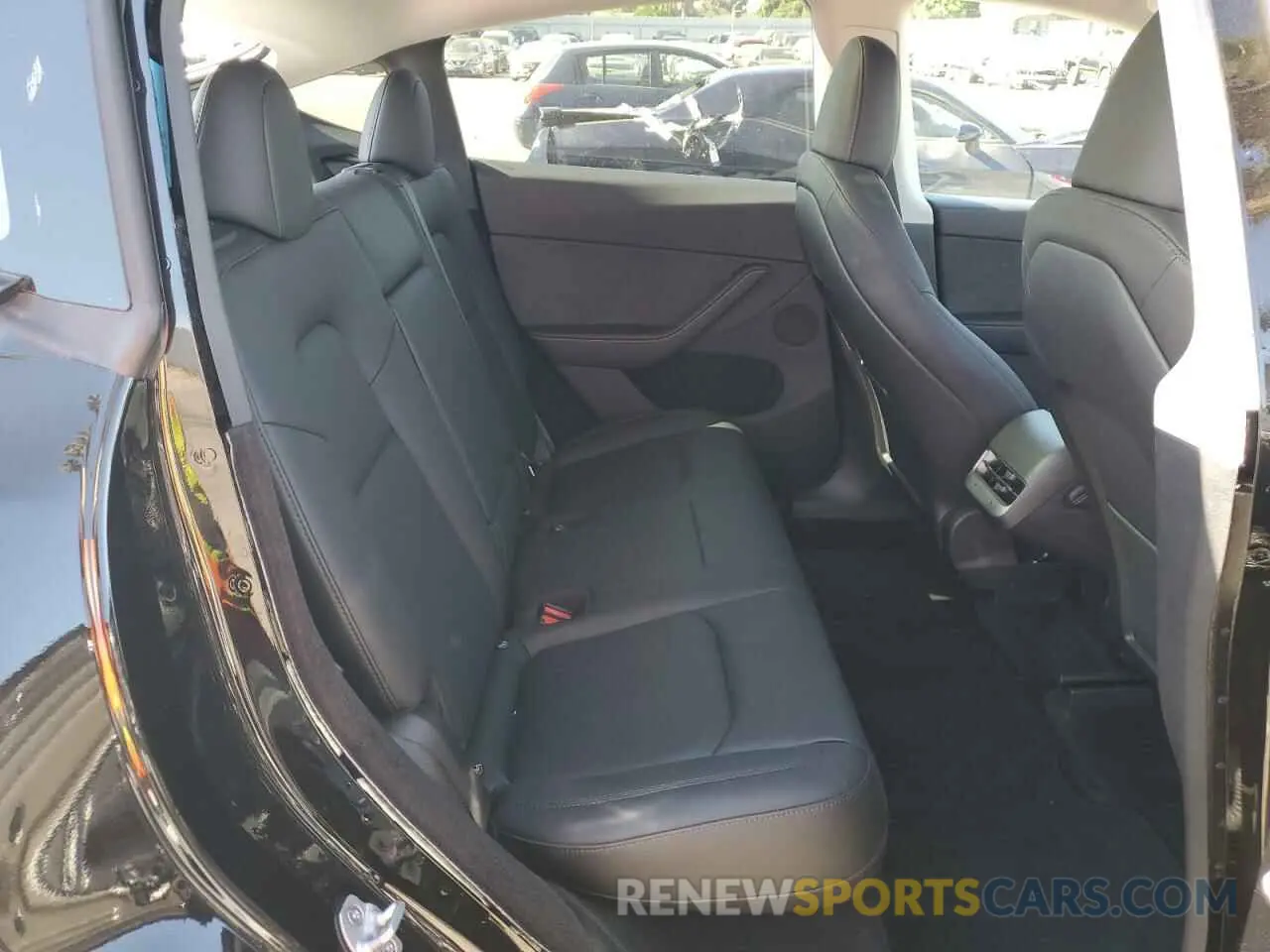 10 Photograph of a damaged car 7SAYGDEE6RA215519 TESLA MODEL Y 2024