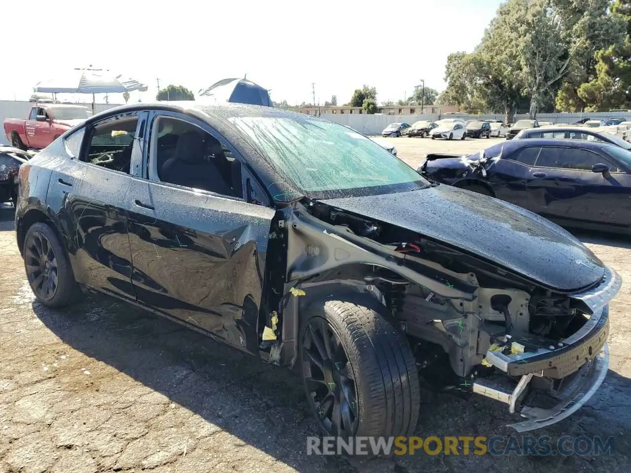 4 Photograph of a damaged car 7SAYGDEE6RA215519 TESLA MODEL Y 2024