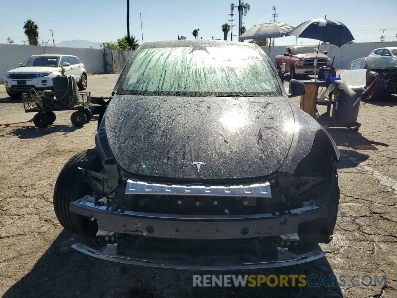 5 Photograph of a damaged car 7SAYGDEE6RA215519 TESLA MODEL Y 2024