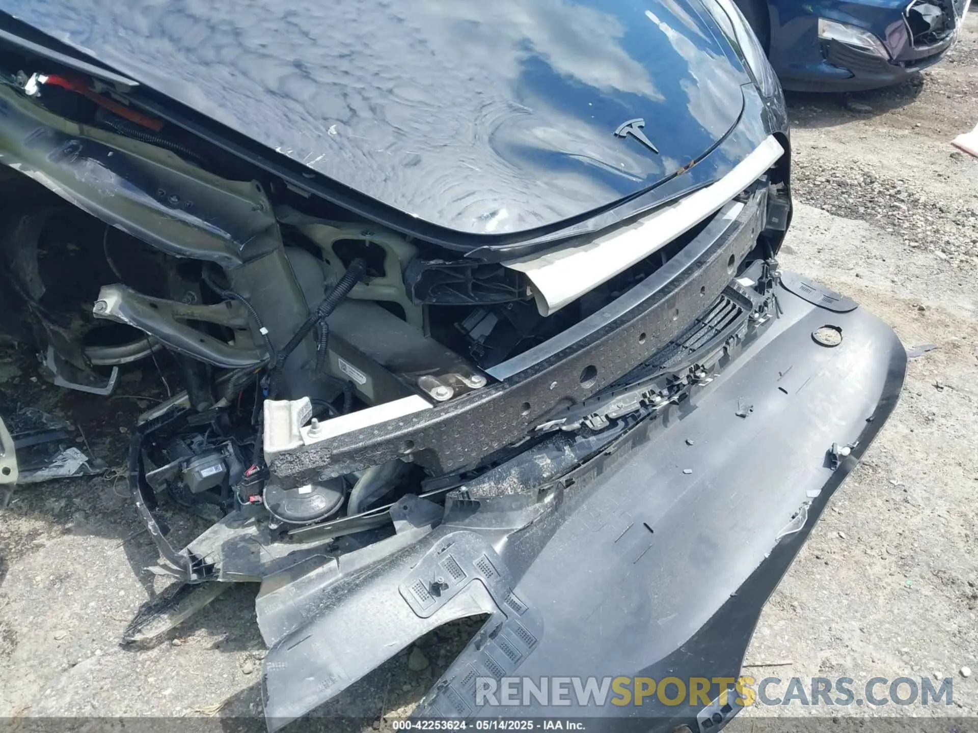 20 Photograph of a damaged car 7SAYGDEE6RA218338 TESLA MODEL Y 2024