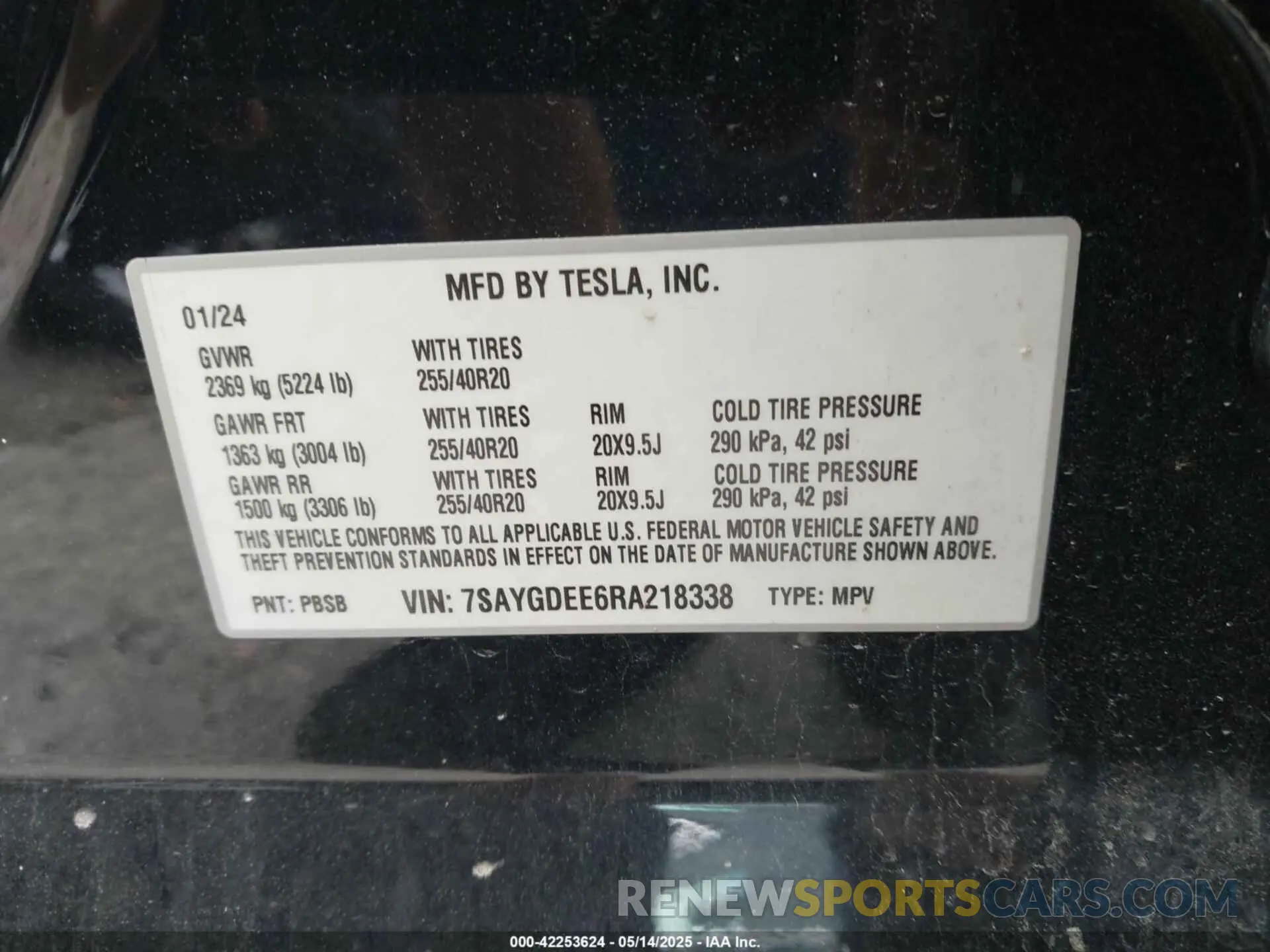 9 Photograph of a damaged car 7SAYGDEE6RA218338 TESLA MODEL Y 2024
