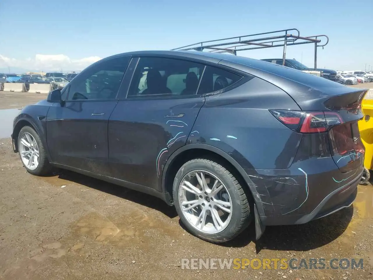 2 Photograph of a damaged car 7SAYGDEE6RA221773 TESLA MODEL Y 2024