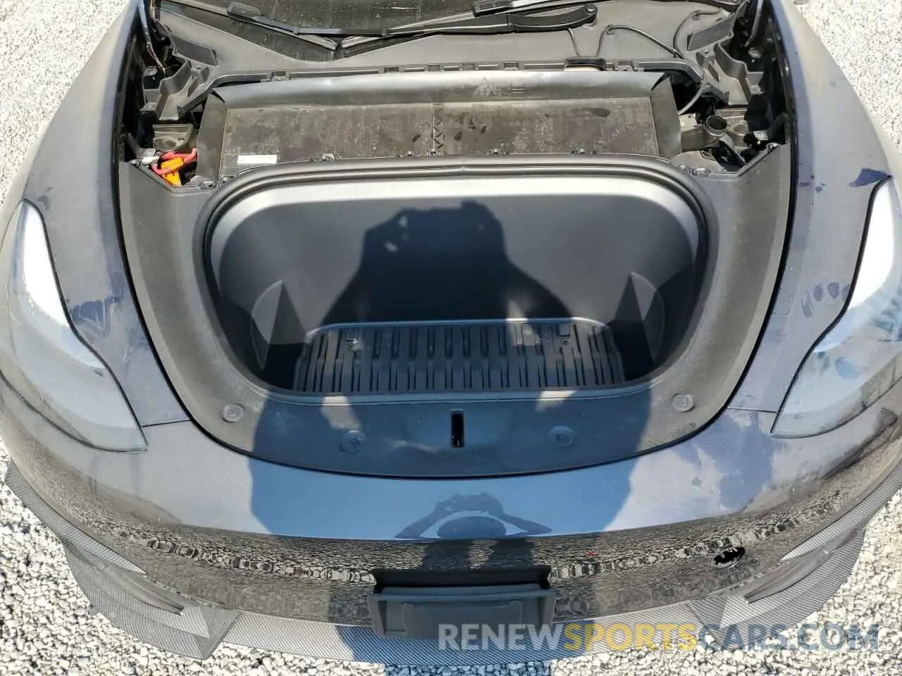11 Photograph of a damaged car 7SAYGDEE6RA224771 TESLA MODEL Y 2024