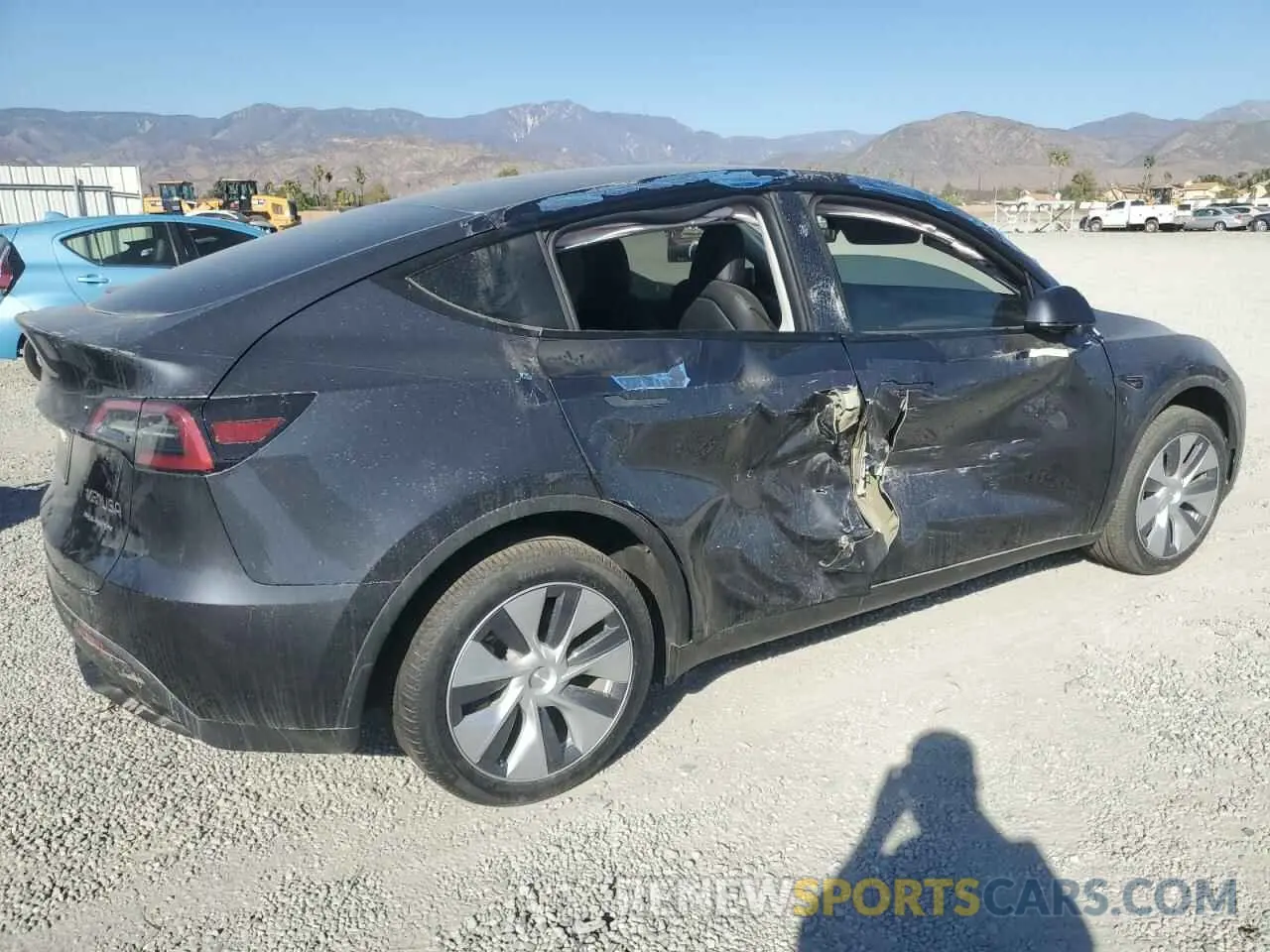 3 Photograph of a damaged car 7SAYGDEE6RA224771 TESLA MODEL Y 2024