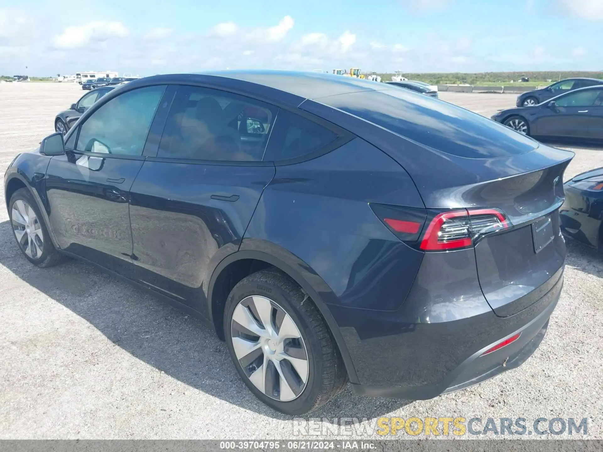 3 Photograph of a damaged car 7SAYGDEE6RA239531 TESLA MODEL Y 2024
