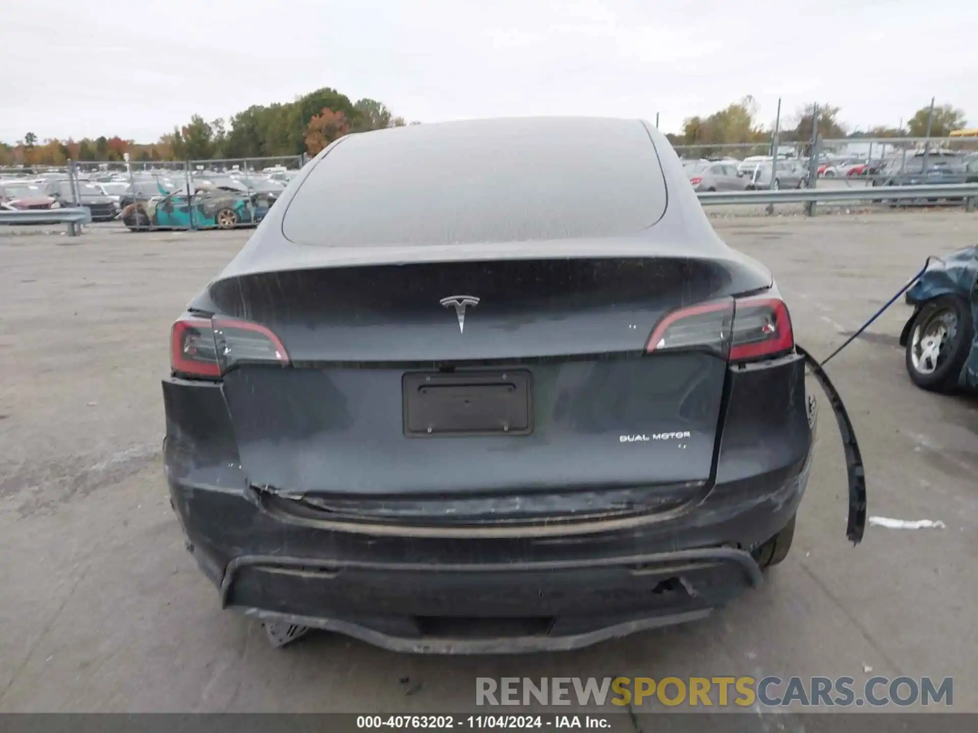 16 Photograph of a damaged car 7SAYGDEE6RA247824 TESLA MODEL Y 2024