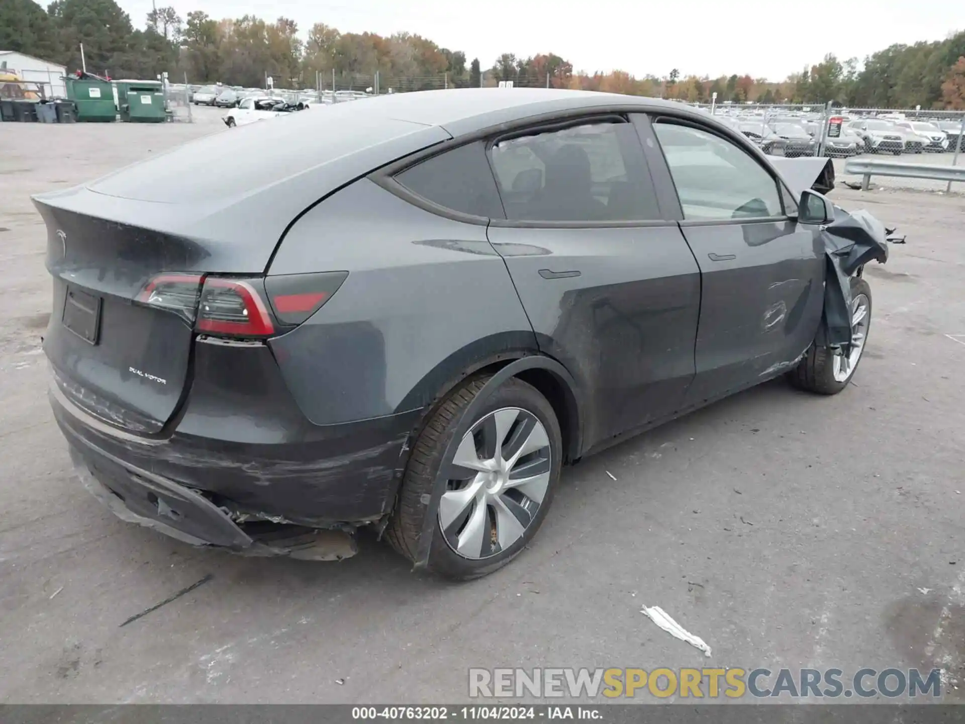 4 Photograph of a damaged car 7SAYGDEE6RA247824 TESLA MODEL Y 2024