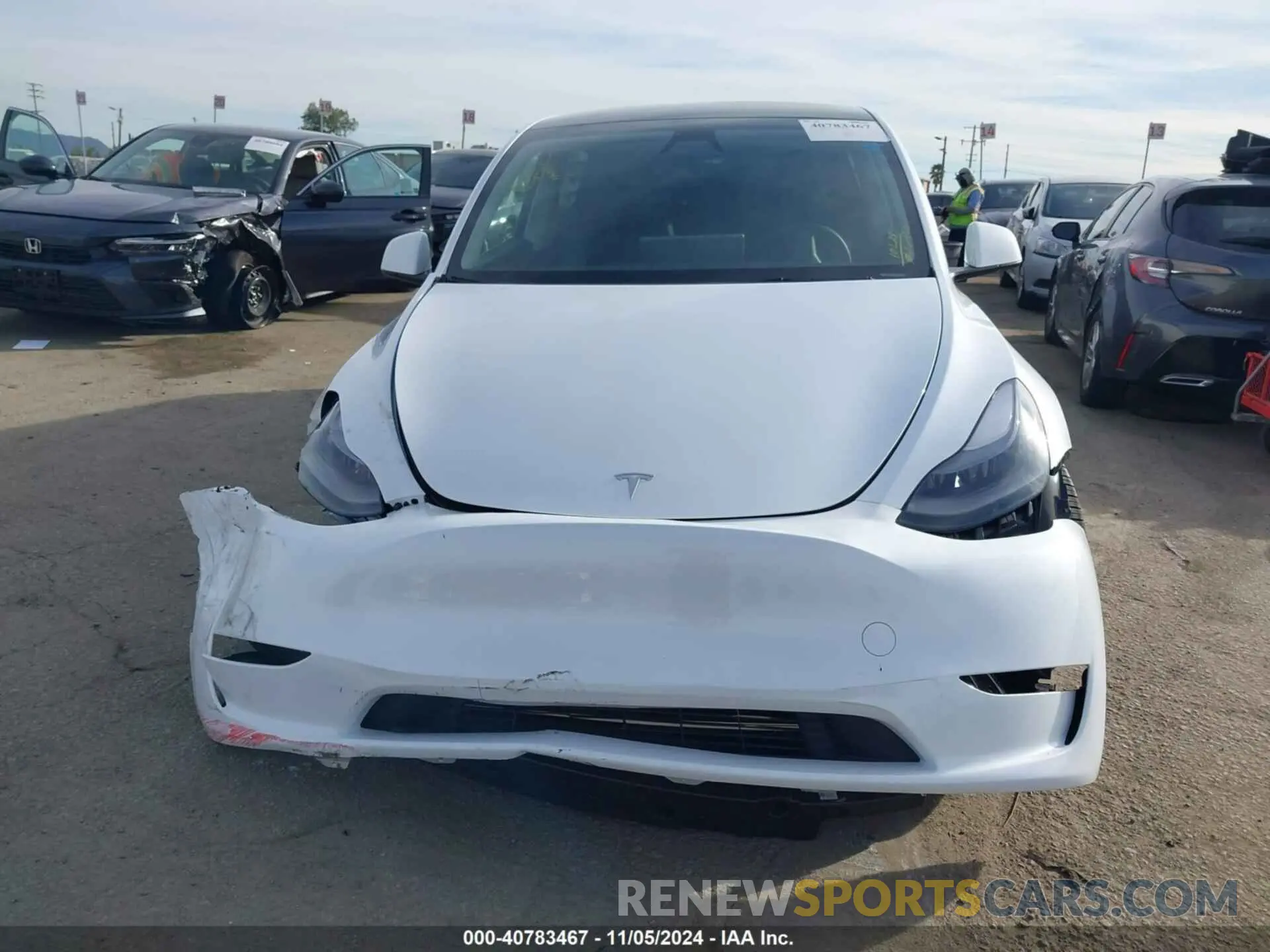 12 Photograph of a damaged car 7SAYGDEE6RA257592 TESLA MODEL Y 2024
