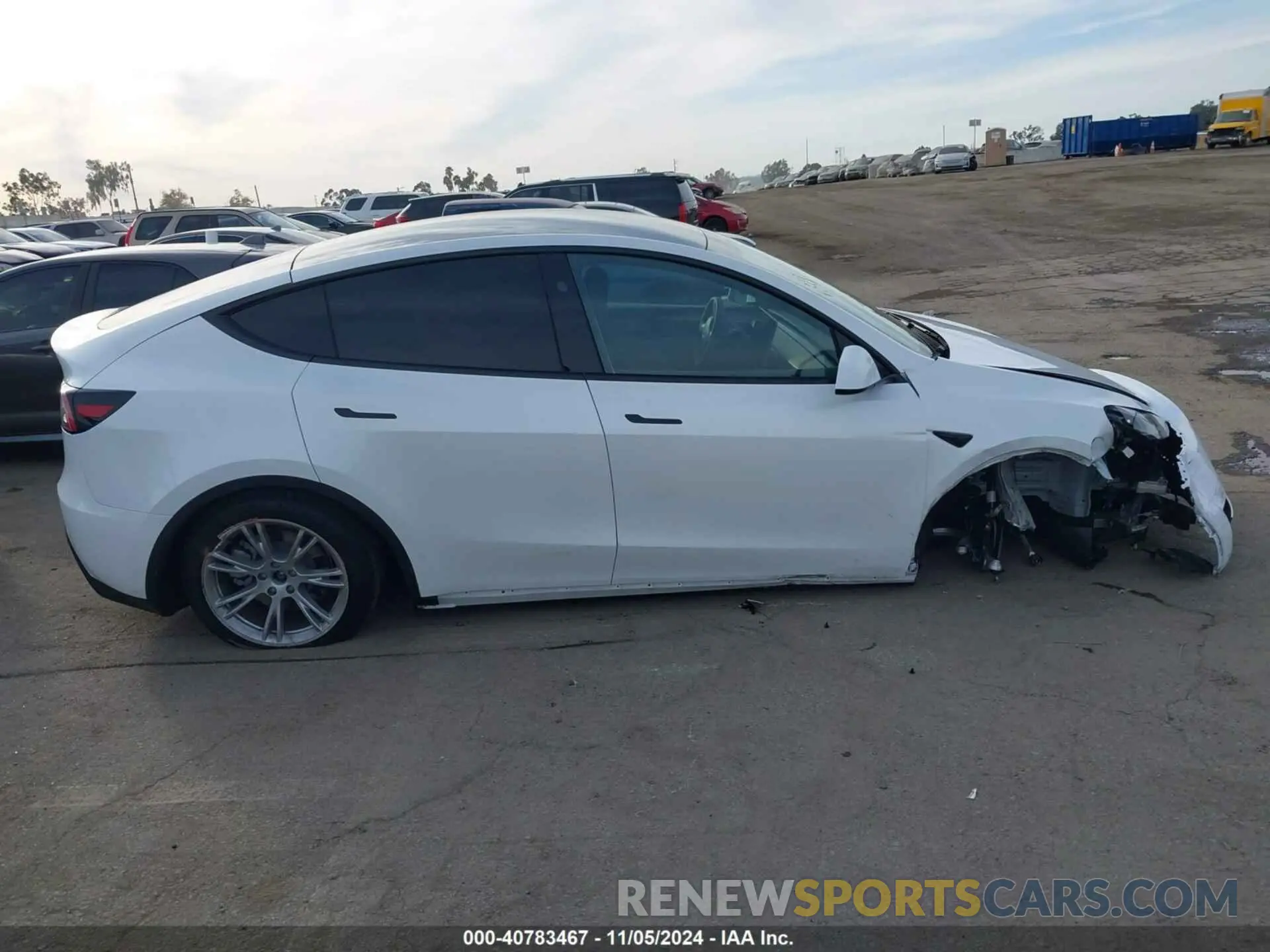 13 Photograph of a damaged car 7SAYGDEE6RA257592 TESLA MODEL Y 2024
