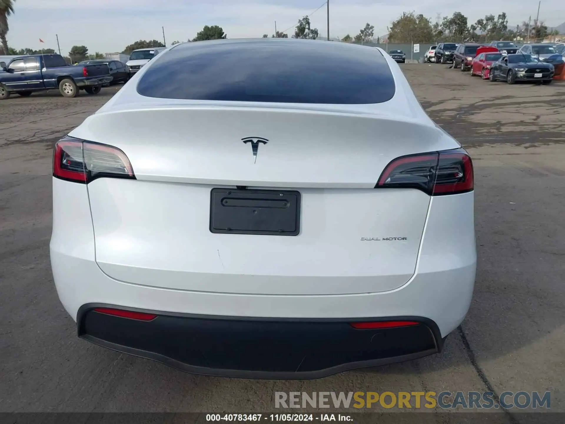 16 Photograph of a damaged car 7SAYGDEE6RA257592 TESLA MODEL Y 2024