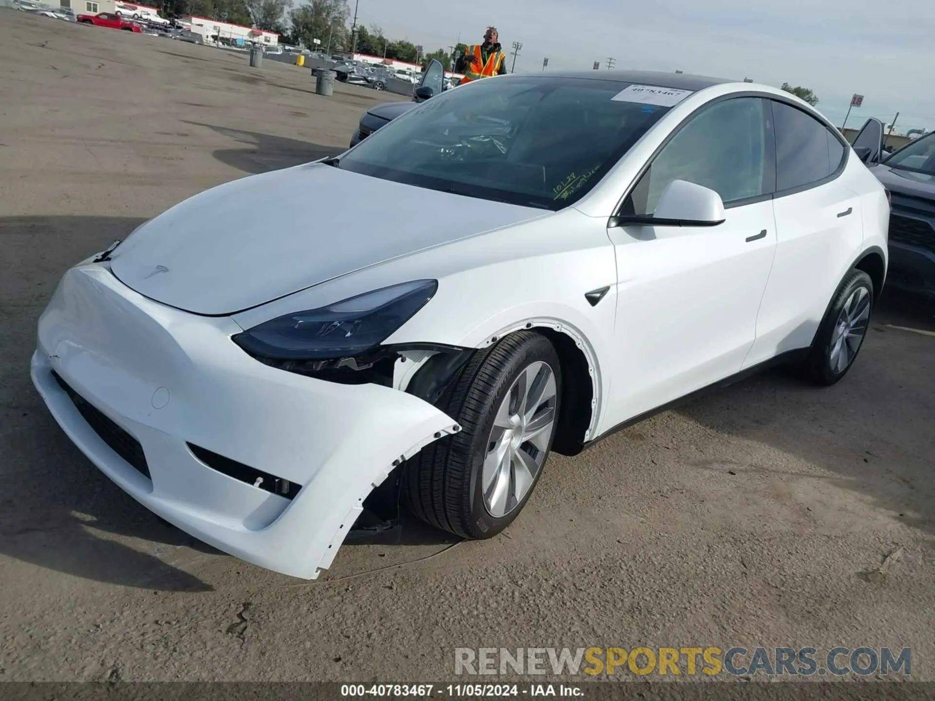 2 Photograph of a damaged car 7SAYGDEE6RA257592 TESLA MODEL Y 2024