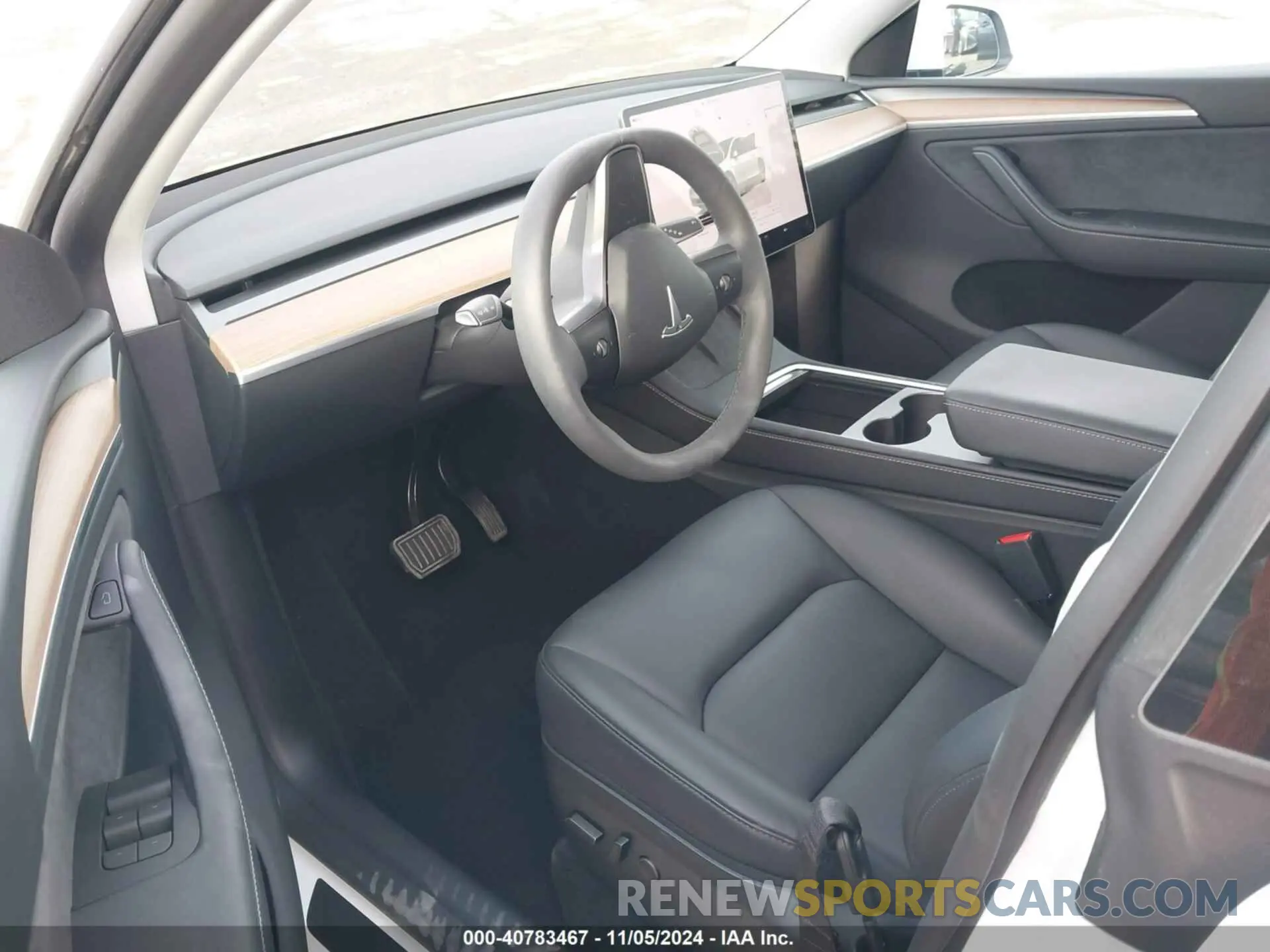 5 Photograph of a damaged car 7SAYGDEE6RA257592 TESLA MODEL Y 2024