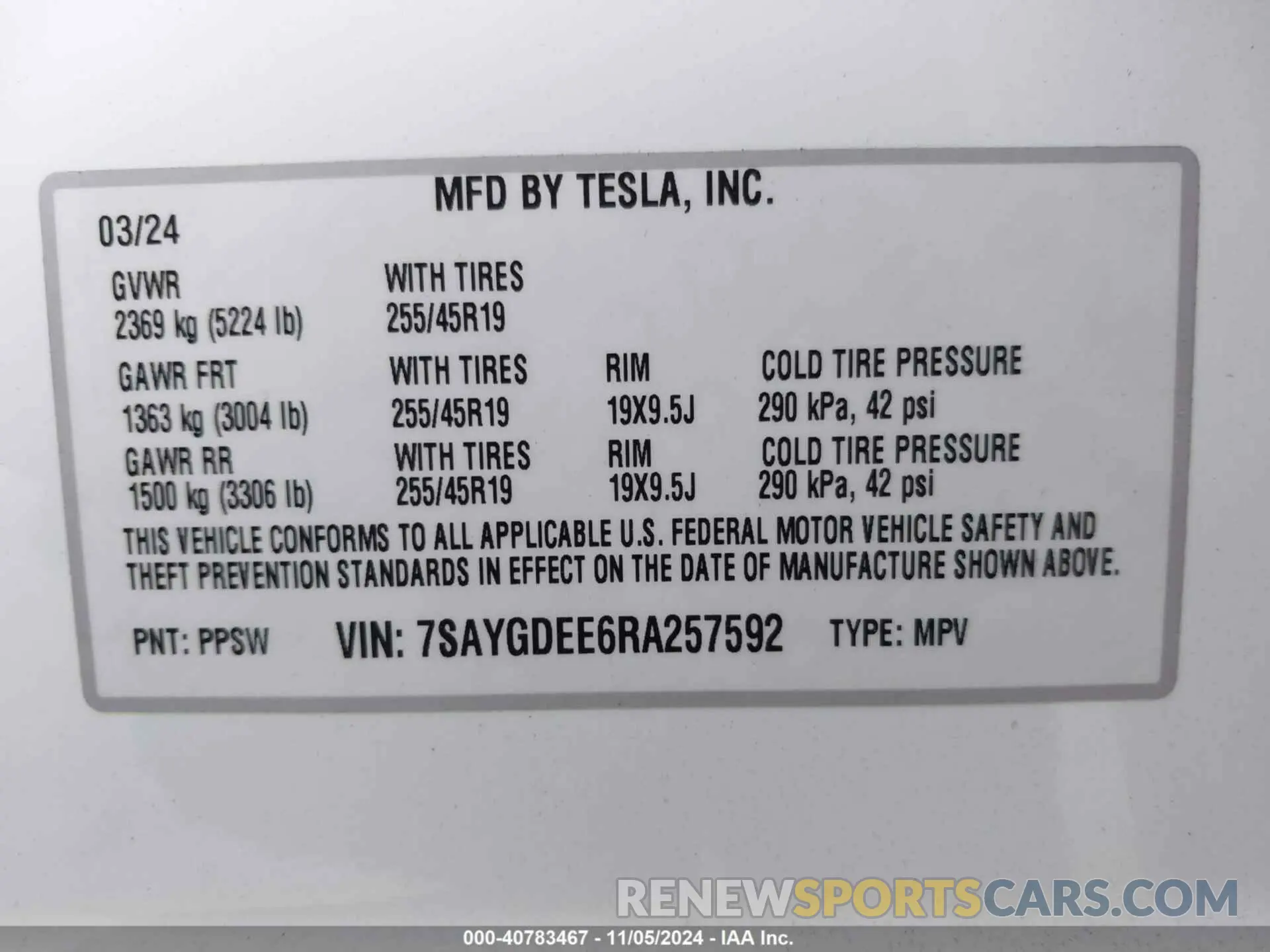 9 Photograph of a damaged car 7SAYGDEE6RA257592 TESLA MODEL Y 2024