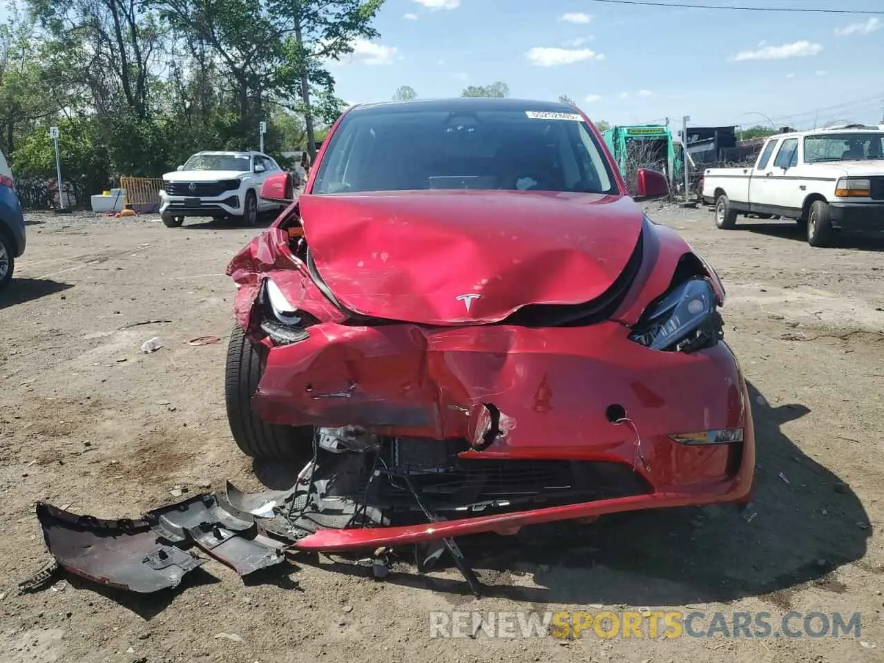 5 Photograph of a damaged car 7SAYGDEE6RA261108 TESLA MODEL Y 2024