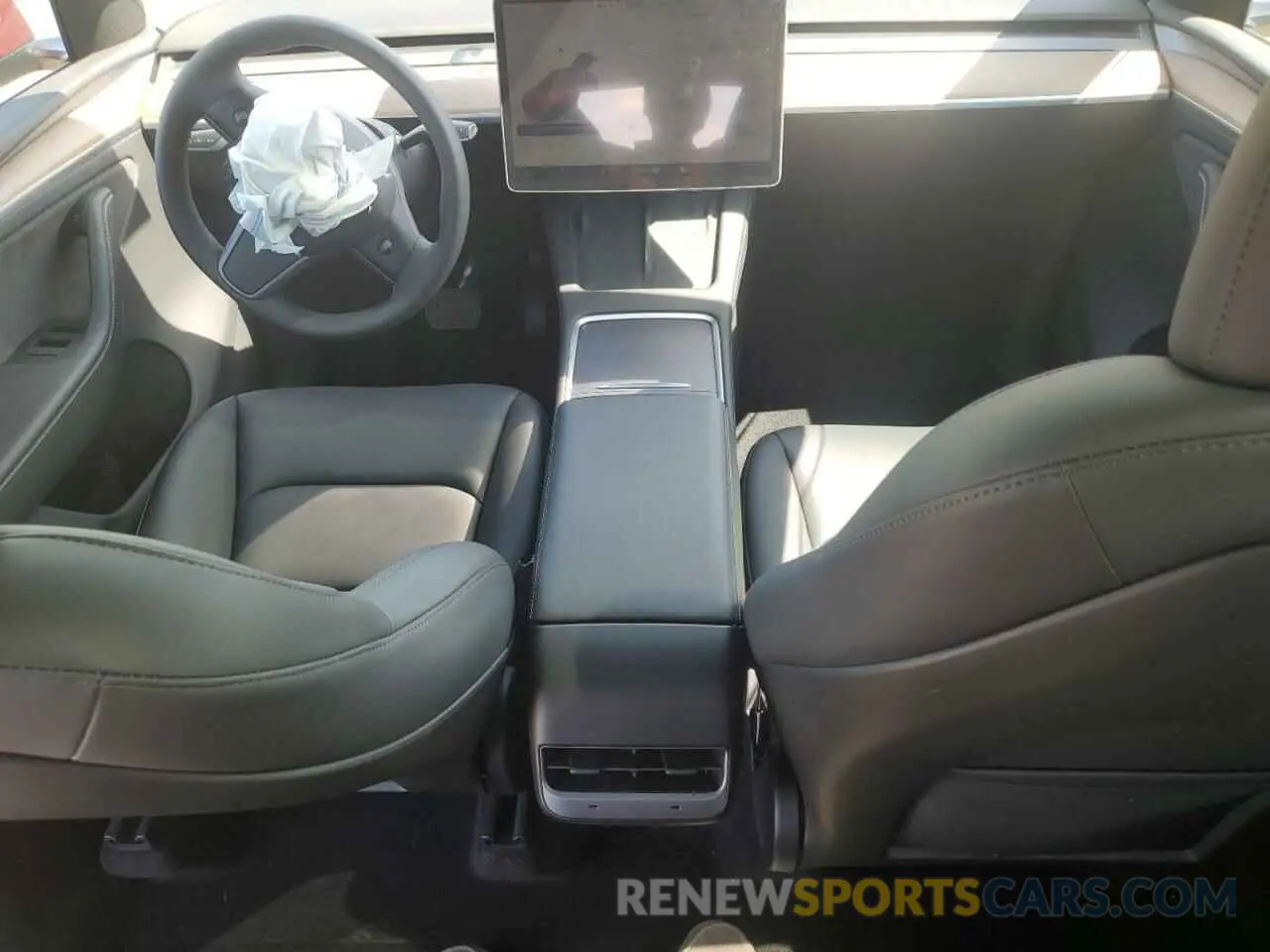 8 Photograph of a damaged car 7SAYGDEE6RA261108 TESLA MODEL Y 2024