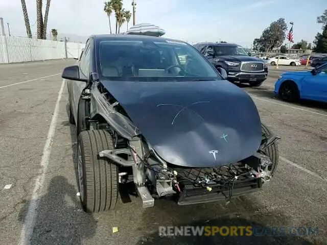 11 Photograph of a damaged car 7SAYGDEE6RA261223 TESLA MODEL Y 2024