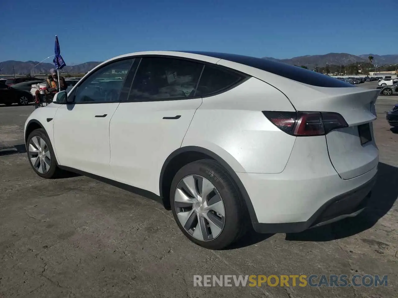 2 Photograph of a damaged car 7SAYGDEE6RA261884 TESLA MODEL Y 2024