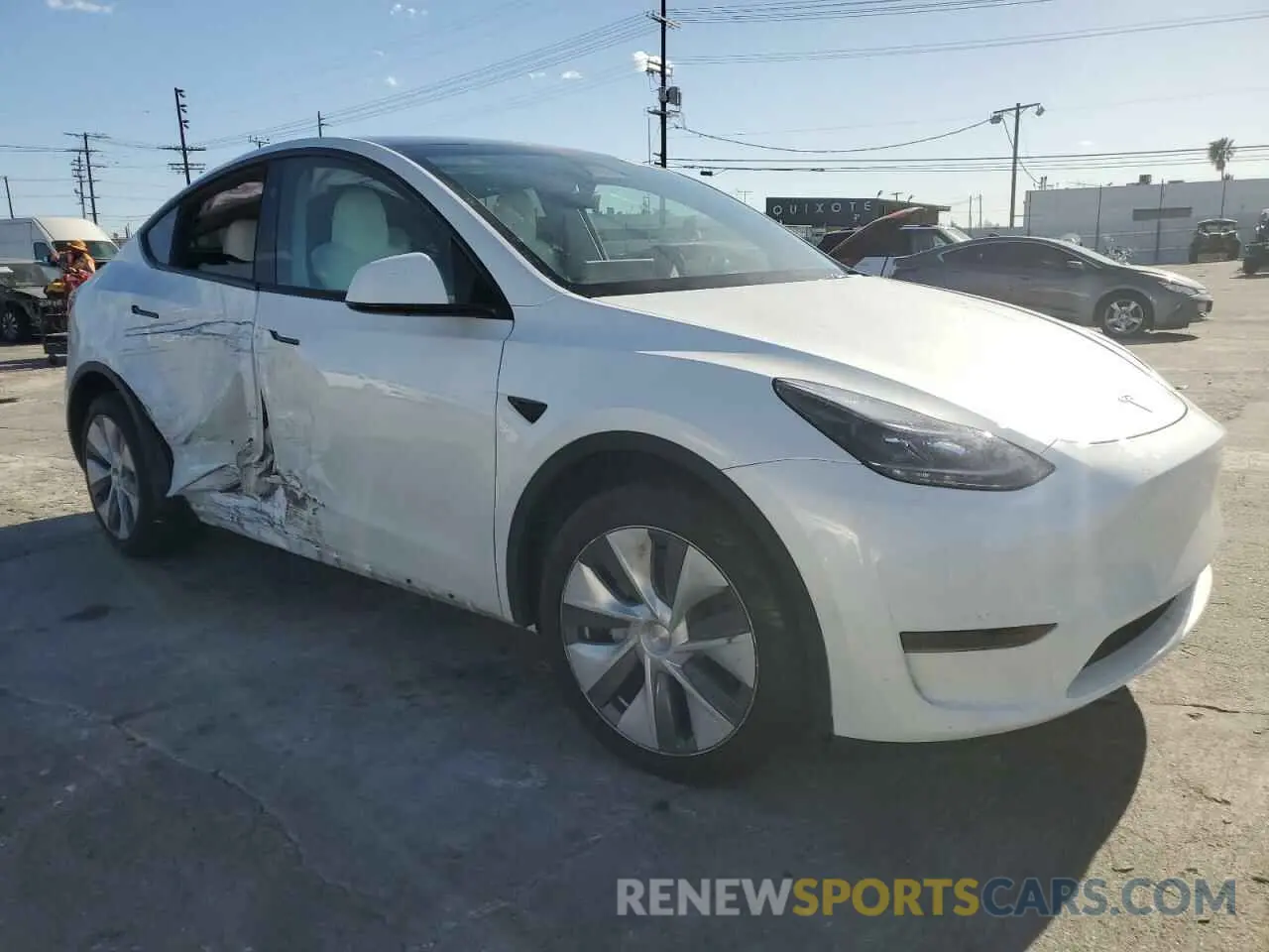 4 Photograph of a damaged car 7SAYGDEE6RA261884 TESLA MODEL Y 2024